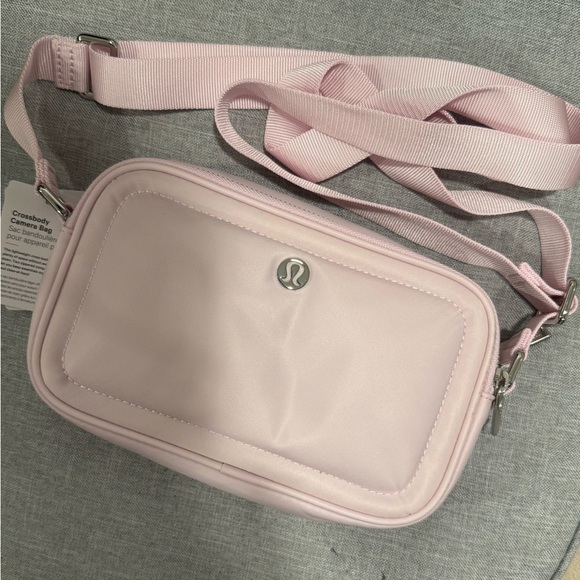 Lululemon pink camera crossbody bag - Picture 1 of 8